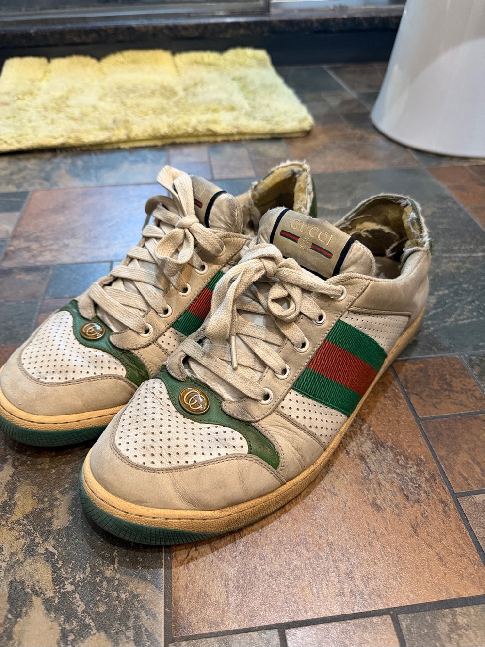 Gucci Beige Sneakers with Green & Red Web Stripe